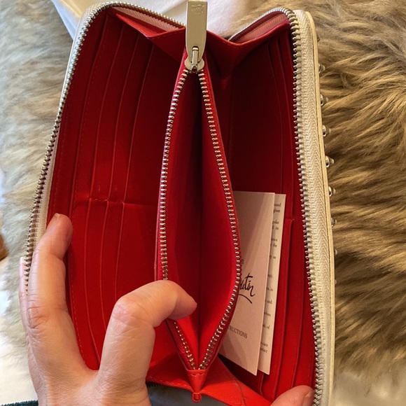 Christian Louboutin Zippy wallet in like new condition - Picture 5 of 6